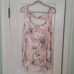 NWT Light Pink Floral Bow Back Tank.
Torrid Size 3